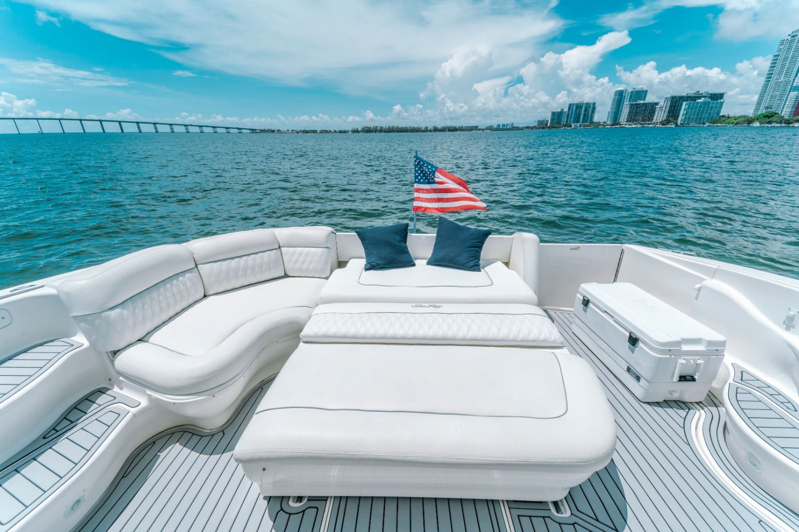 60ft Sea ray Miami yacht rental 3