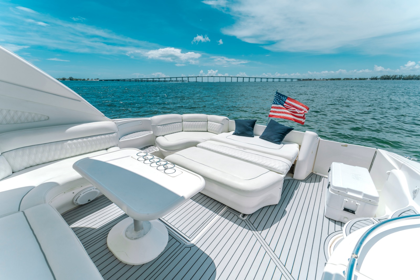 60ft Sea ray Miami yacht rental 4