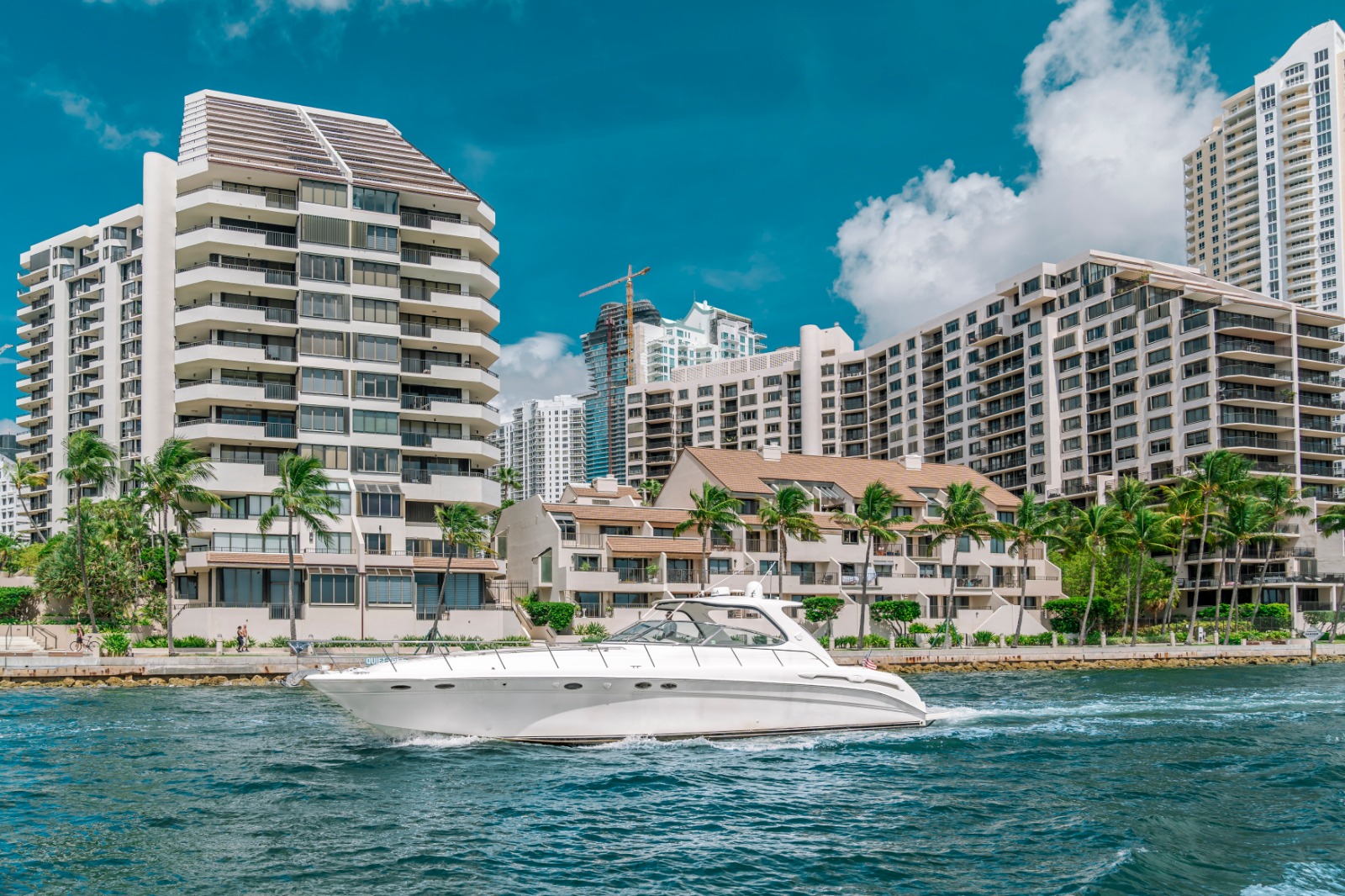 Sea Ray 60FT — 60ft Luxury Yacht for rent in Miami