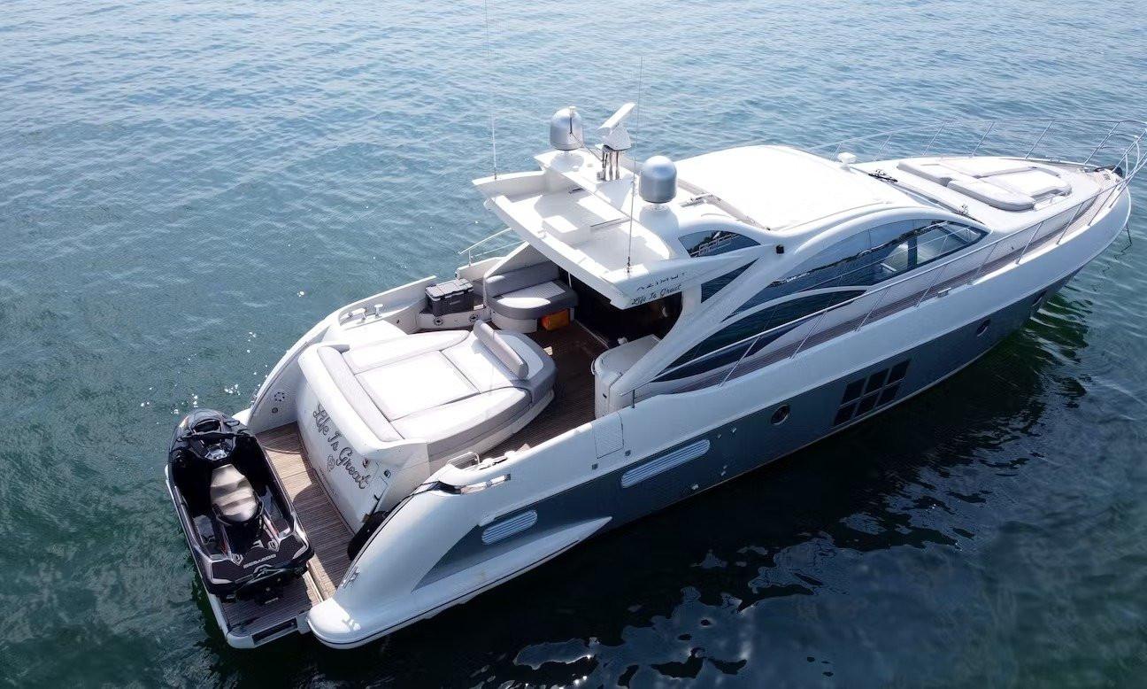 Azimut 62FT — 62ft Luxury Yacht for rent in Miami