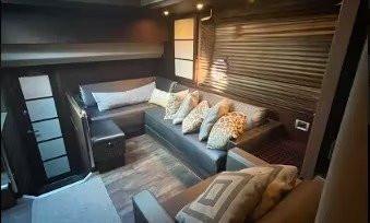 62ft Azimut Miami yacht rental 4
