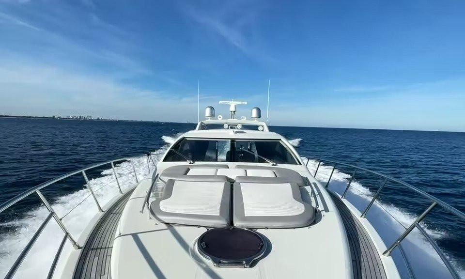 62ft Azimut Miami yacht rental 5