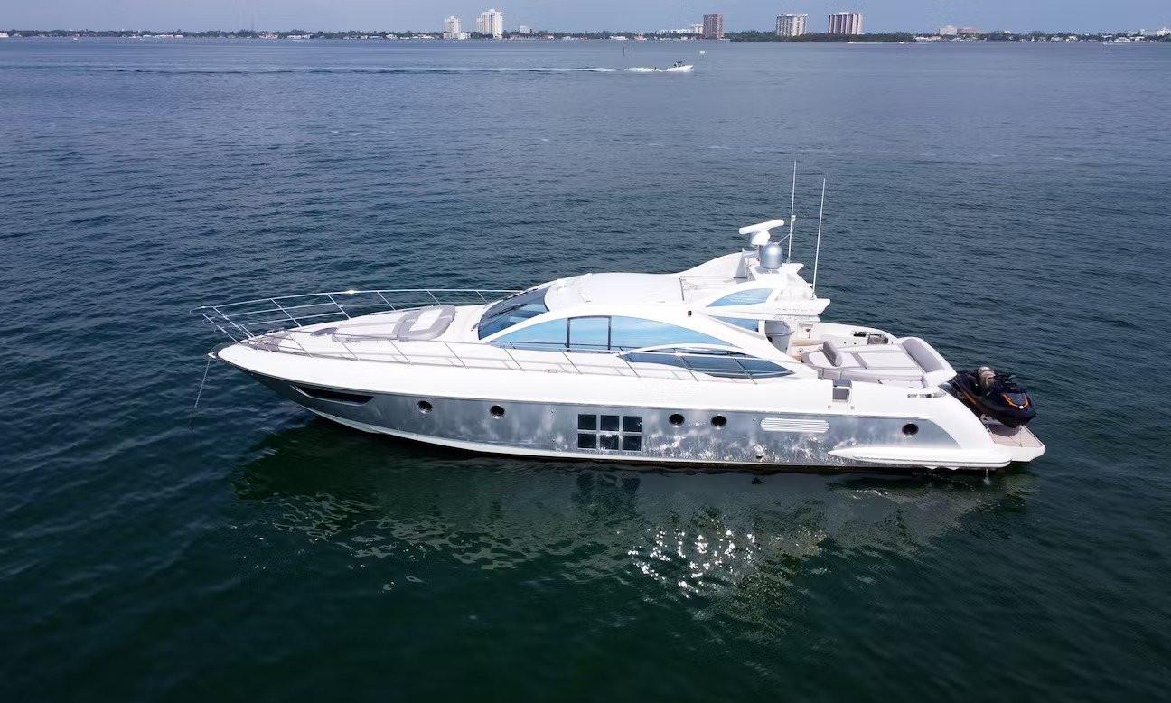 62ft Azimut rental in Miami
