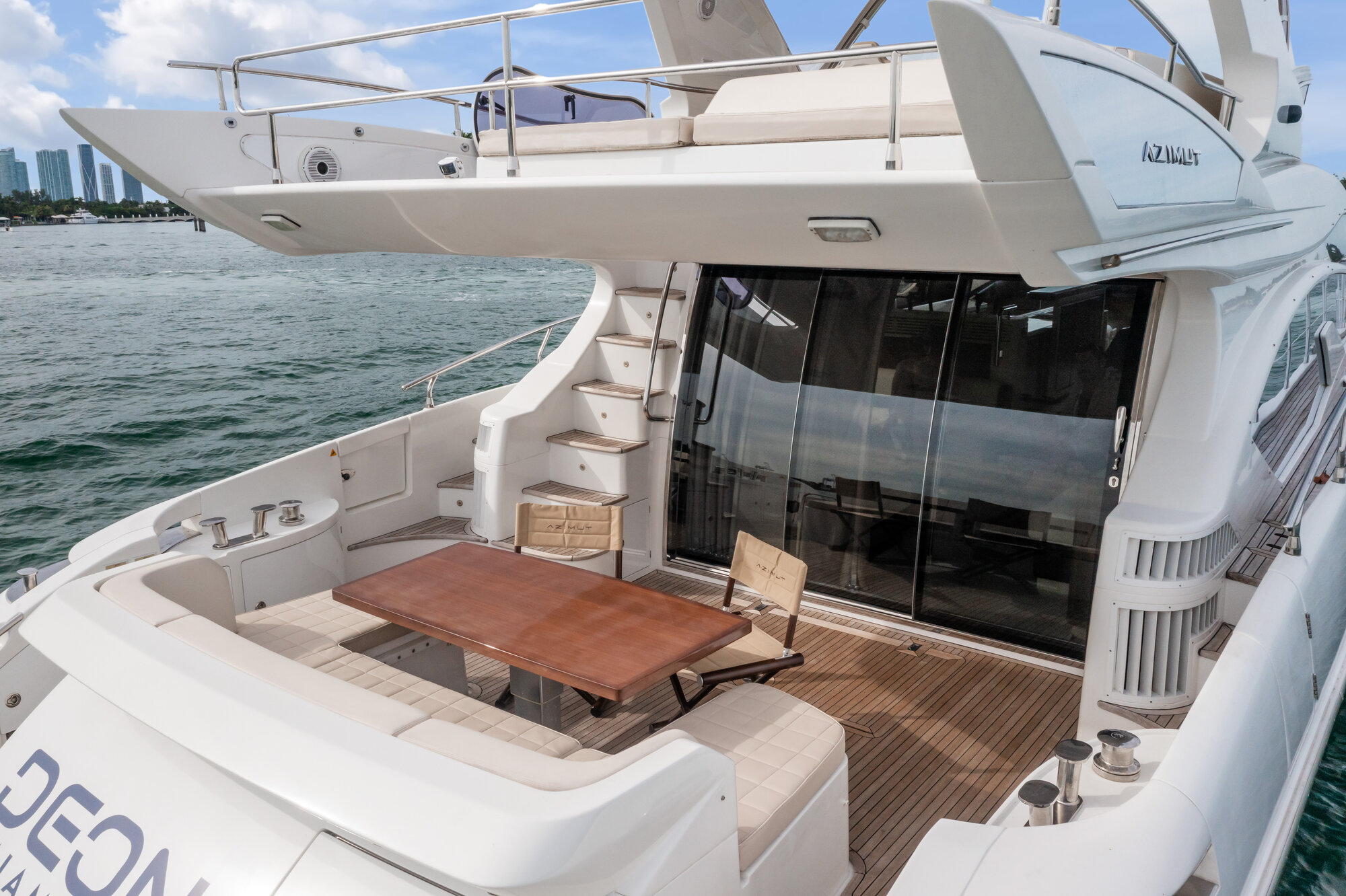 64FT AZIMUT FLYBRIDGE Miami yacht rental 4