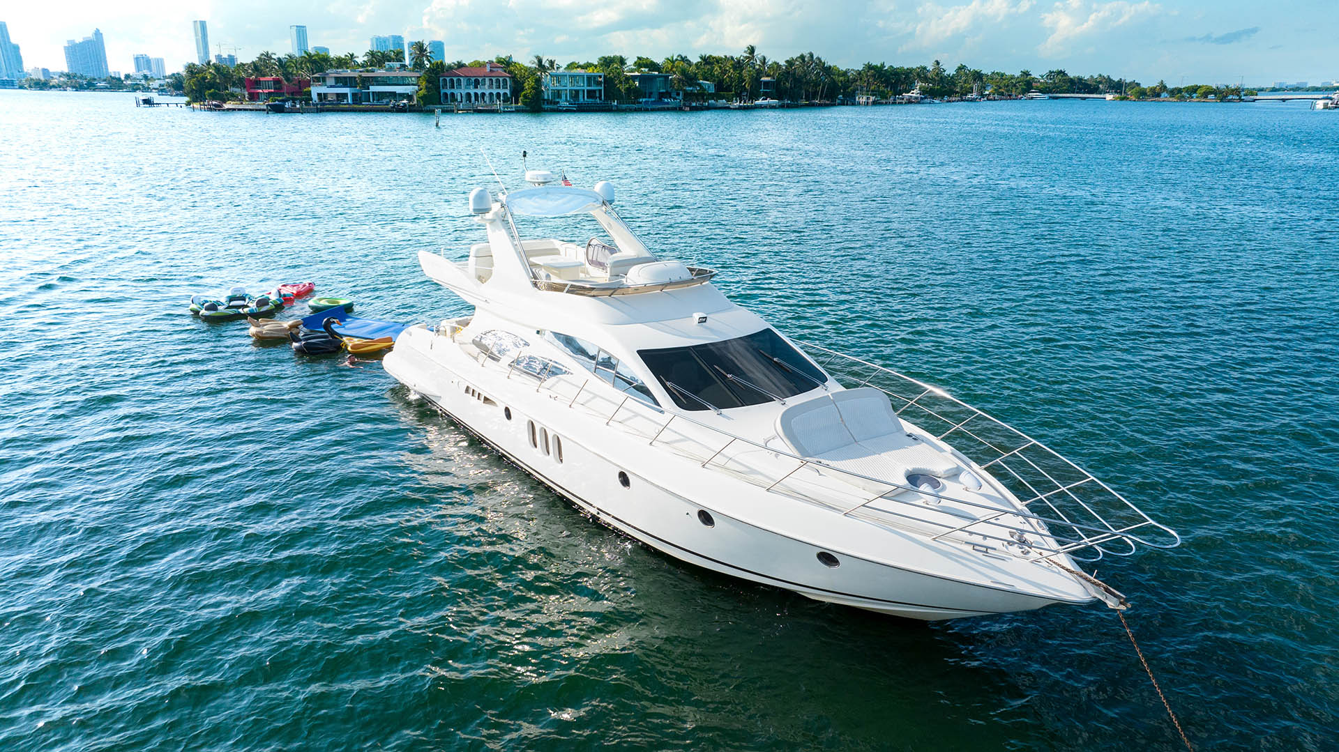 Azimut 65FT — 65ft Luxury Yacht for rent in Miami