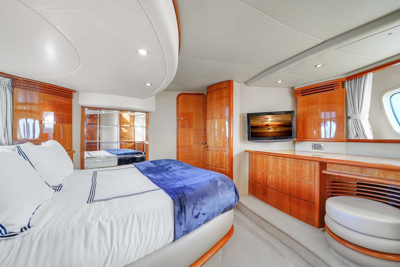 65FT AZIMUT FLYBRIDGE Miami yacht rental 5