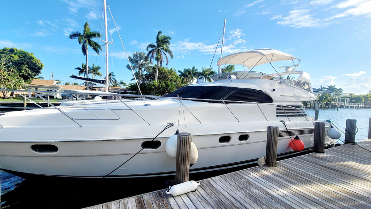 65FT FLYBRIDGE FORT Fort Lauderdale yacht rental 3