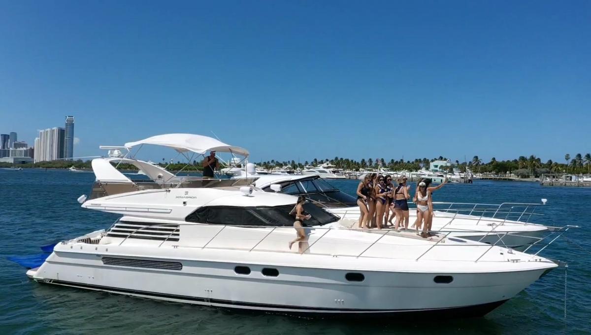 65FT FLYBRIDGE FORT Fort Lauderdale yacht rental 4