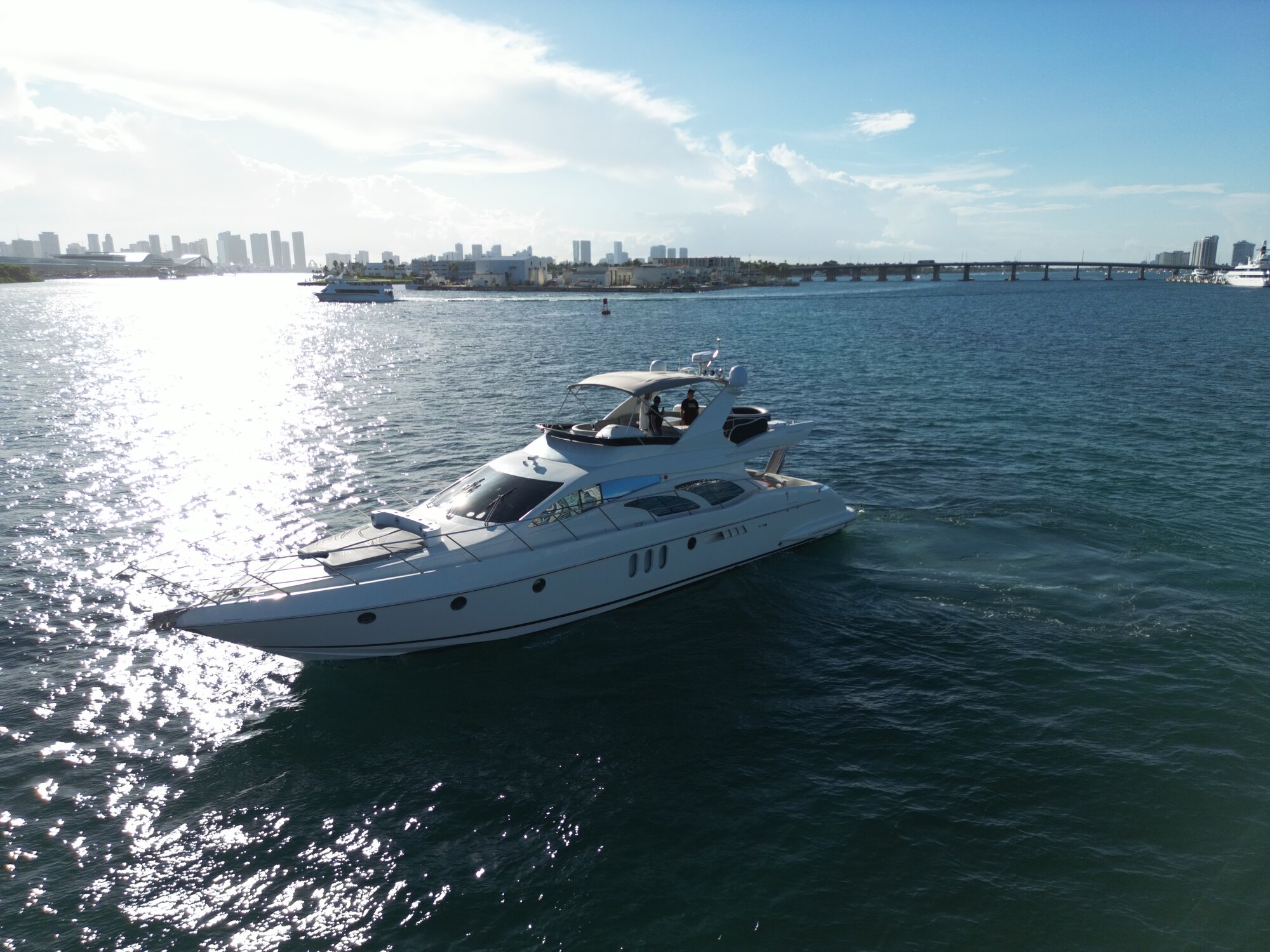 68FT AZIMUT — Luxury Yacht in Miami