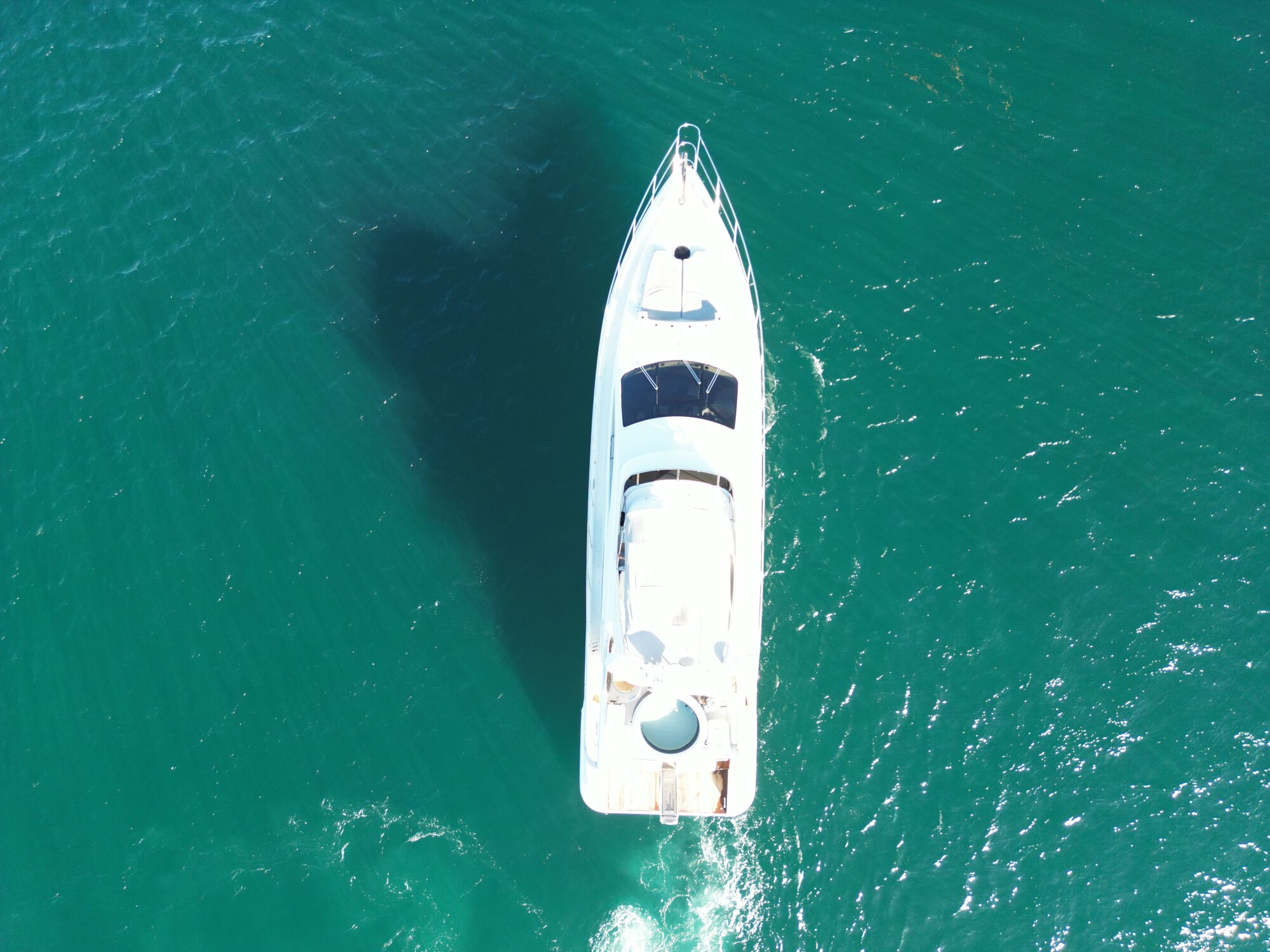 68FT AZIMUT Miami yacht rental 4