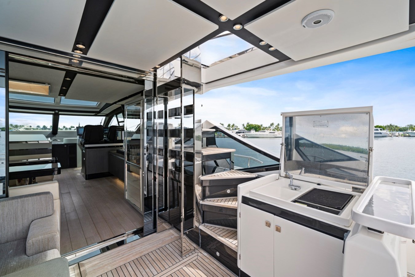72FT AZIMUT Miami yacht rental 4