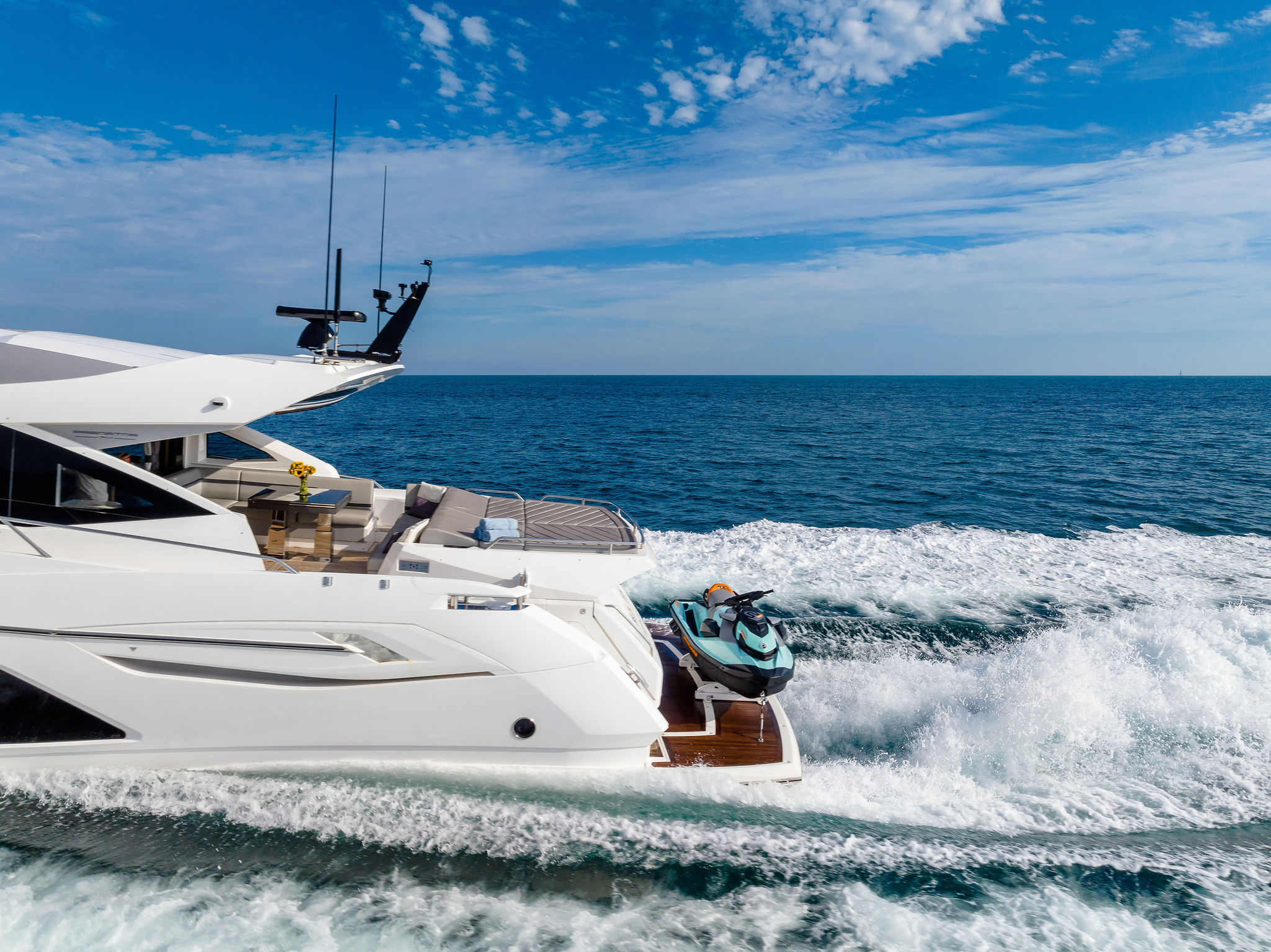 74FT SUNSEEKER Miami yacht rental 4