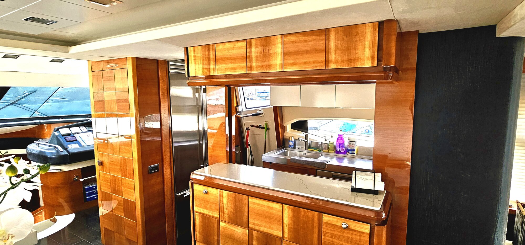 80ft Azimut Power Mega Yacht Miami yacht rental 5
