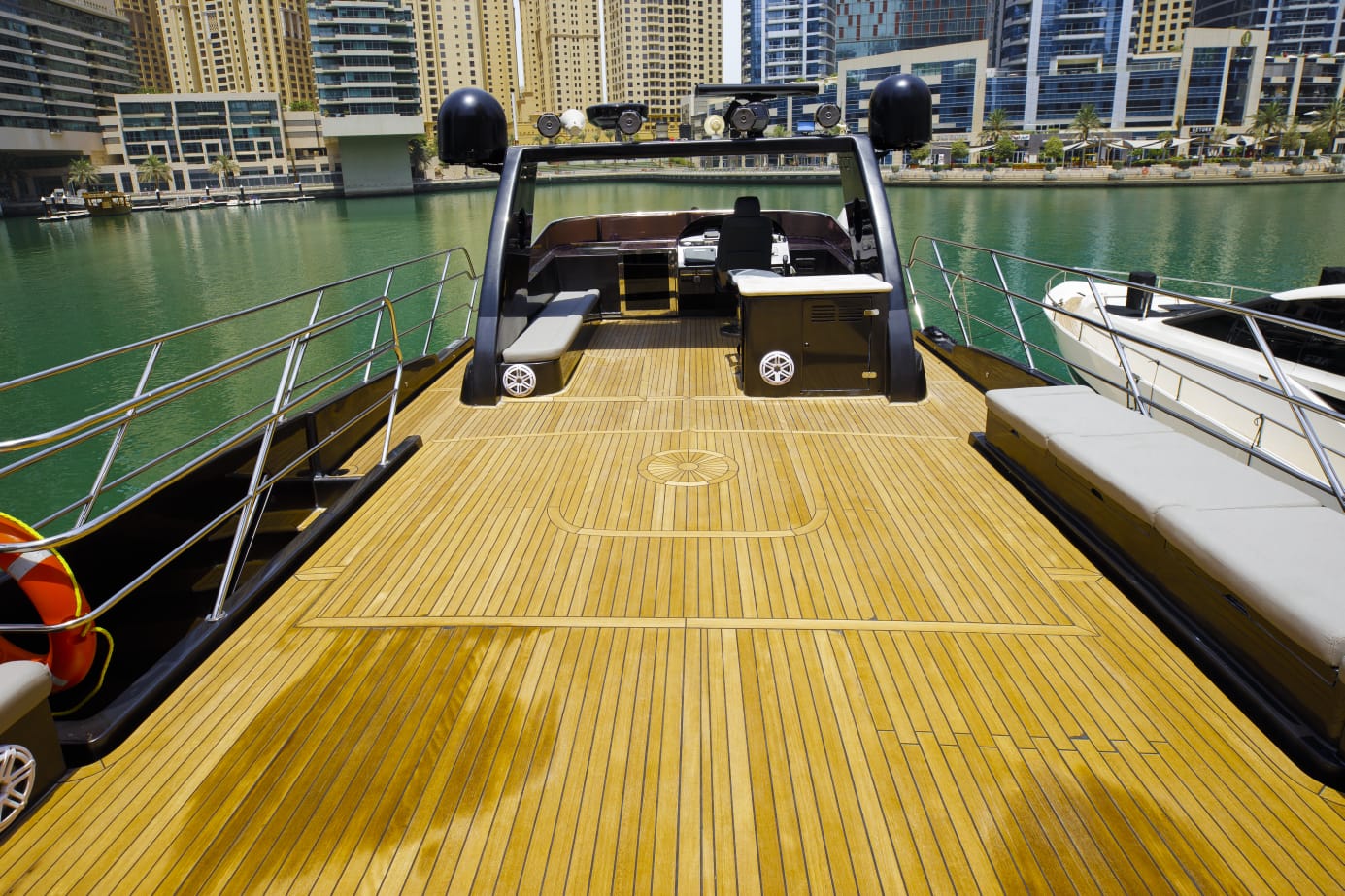 95FT BLACKPEARL Dubai yacht rental 6